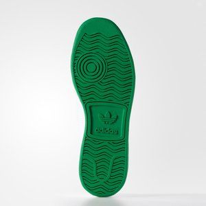 NEW w Tag/ BOX. Adidas ROD LAVER SHOES